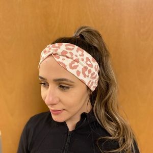 Headbands with or without buttons. Just let me know :)